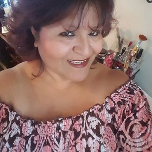 Meet your Posher, Emilia